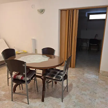 Hana Apartment