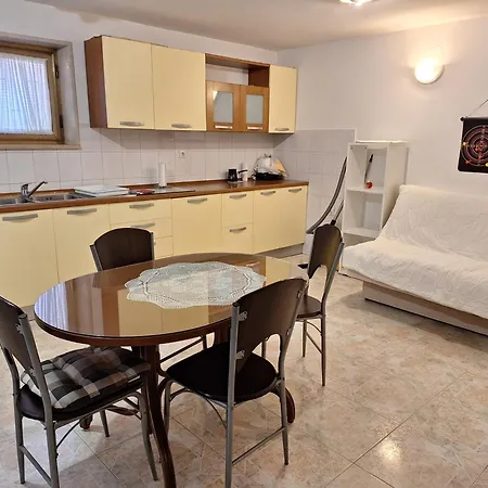 Hana Apartment *