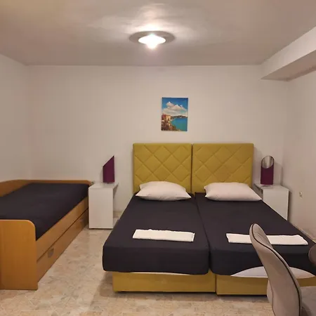 Apartment Hana *