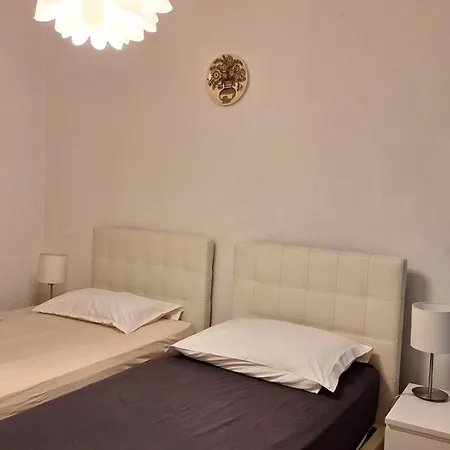 Apartment Hana *